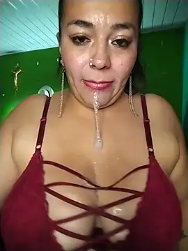 emily_sweet13 live cam on StripChat