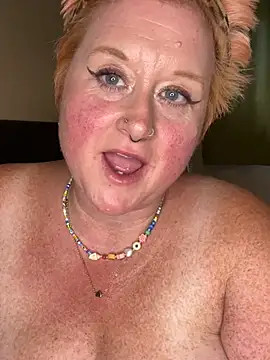 BustyRedxx