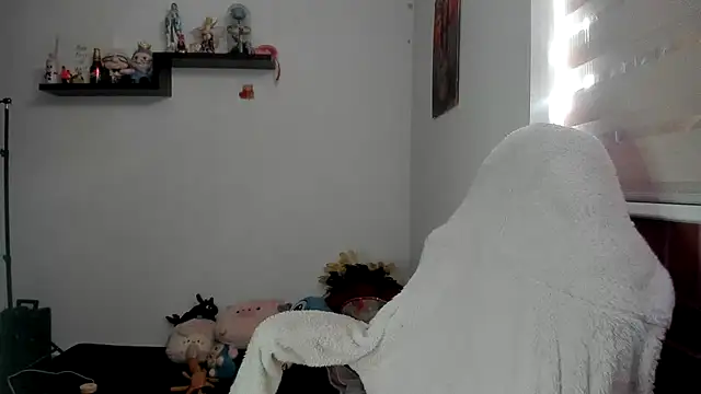 Shaddycute_ live cam on StripChat