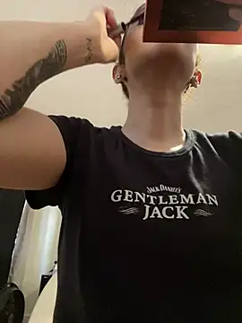 karlatiburcio live cam on StripChat