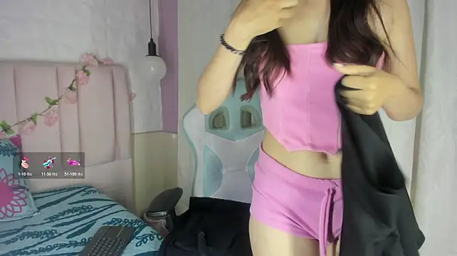 lunita_bliss live cam on StripChat