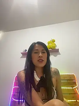 ELY_FE_ live cam on StripChat