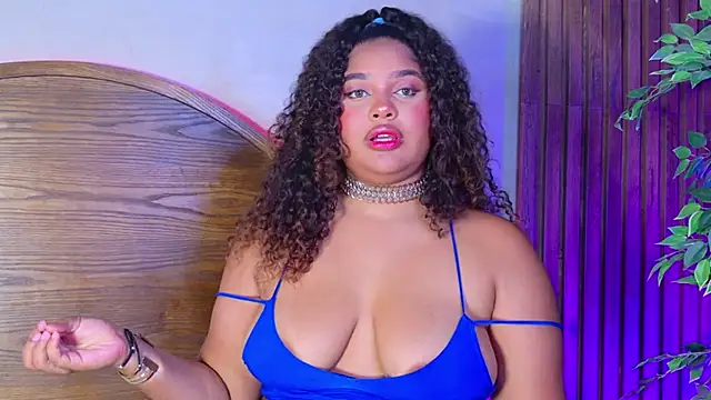 Isabellapierce live cam on StripChat