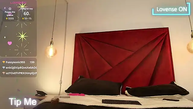 NahomiRoss webcam