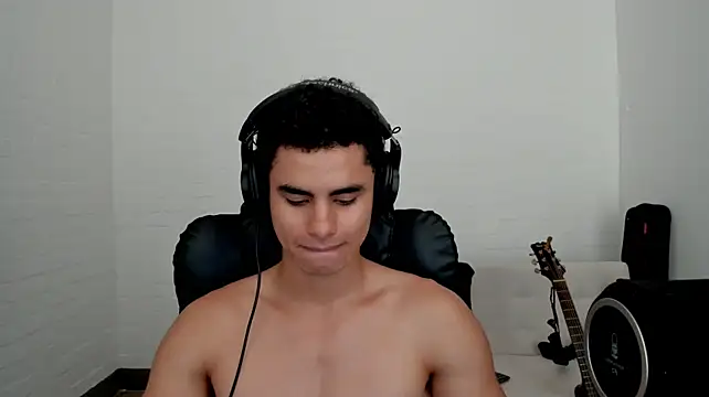 chicozen live cam on StripChat