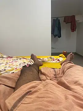 mirchicouplz live cam on StripChat