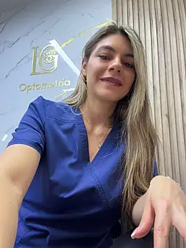 alicee16 Live Webcam on Stripchat