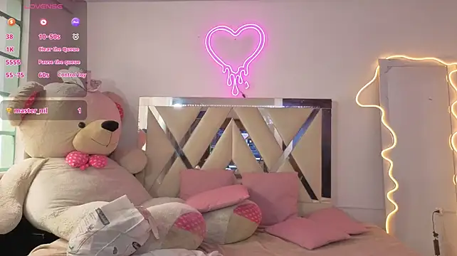 MILAH_TAY live cam on StripChat