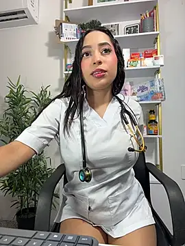 Webcam Model(MiaCamille_) is live