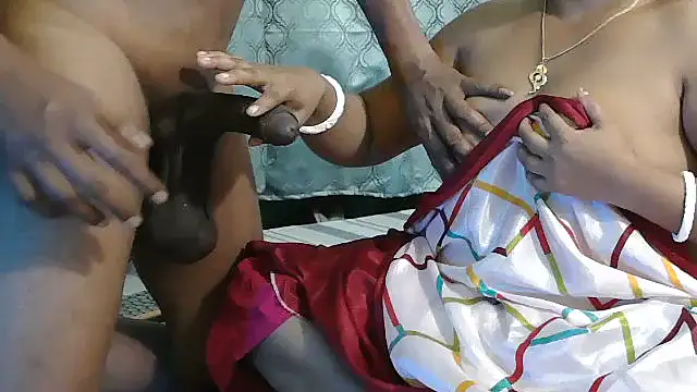 Real_Couple_IND webcam