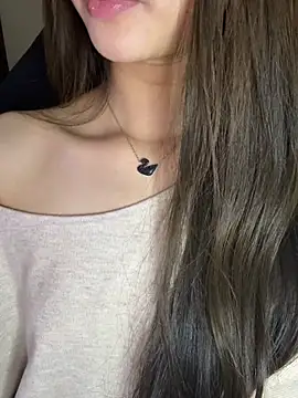 Yiyina_17 webcam