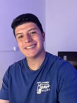 Goldenknight33 live cam on StripChat