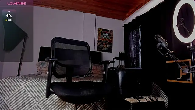 giomar_reyes (M young) - show cum