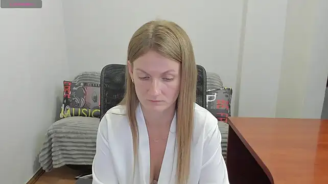 Alisha_Skyes live cam on StripChat