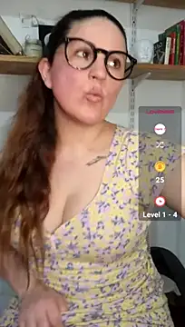 SofiEsteves live cam preview on Stripchat