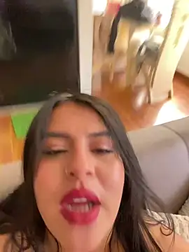 alina_voss (F young) - My first day