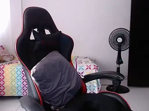 Adriana_0312 webcam