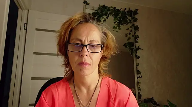 LioraWeiss live cam on StripChat