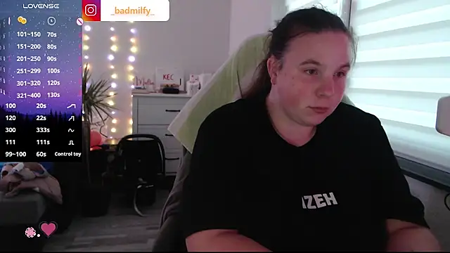 BadMilfy webcam