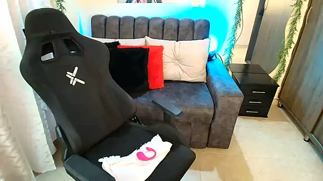 LUCYMILF_SEXY webcam