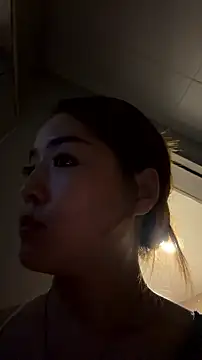 momoli60 webcam