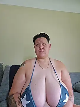 DevilDahm live cam on StripChat