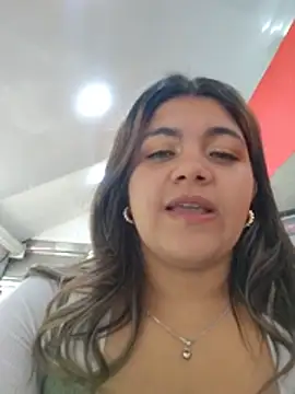 ivy_enjoy (F young) - Off brac And oil in public