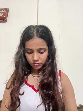 maggie_748 (F teen) - Talk some one in live