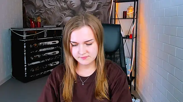 lissatelor (F teen) - 2 tokens if I'm cute