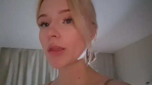 bloommoon (F teen) - Tease my boobs