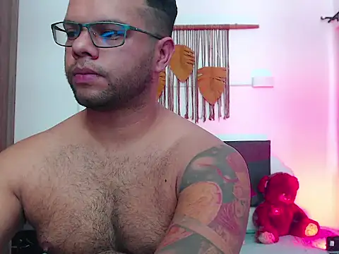 Black_adams_ webcam