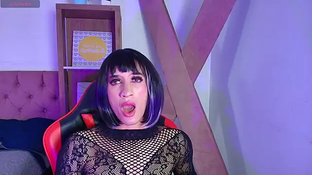 Izzy_foxxy webcam