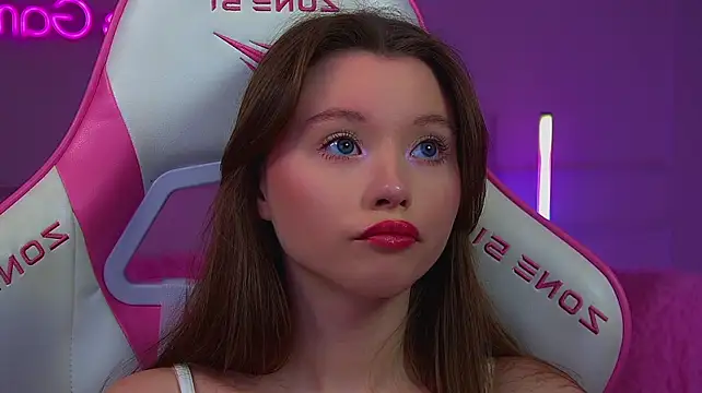 KeiraAsti webcam