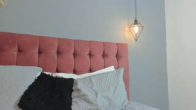 Lois_stone webcam