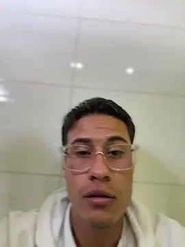 TavoHot_'s Colombian male cam and chat room