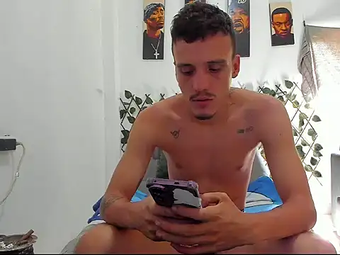 Latins_Boss webcam
