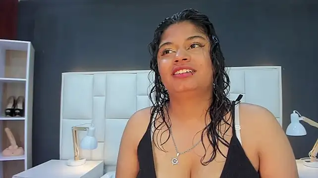 yeral2017 live cam on StripChat