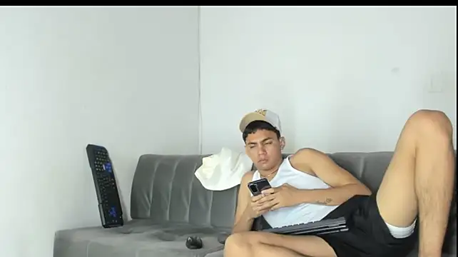 Charlie_Scorpion live cam on StripChat