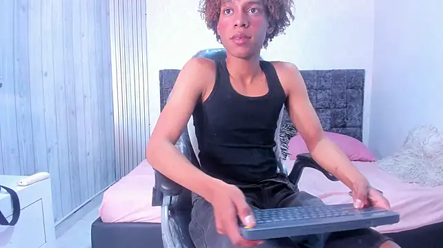 luccas_lowee (M twink) - make cum 🔥