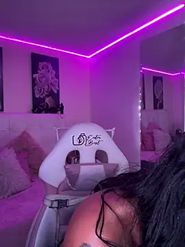 SamathaMay live cam on StripChat