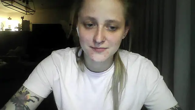 LeaWetGirl webcam