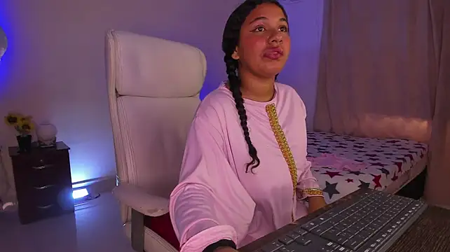 ShairaMassu webcam