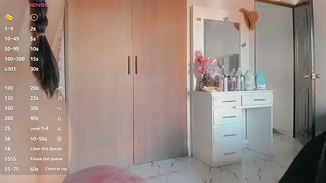 skinny_milky webcam