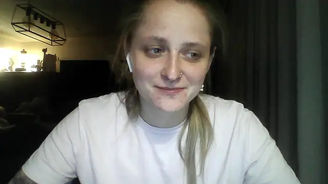 LeaWetGirl webcam