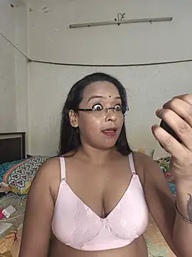 naughtymia06 webcam