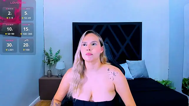 Emmaa_white_ webcam
