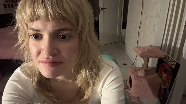 MagalyEssinger webcam