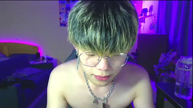 Hitoshi1210 webcam