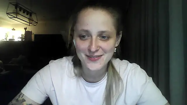 LeaWetGirl webcam