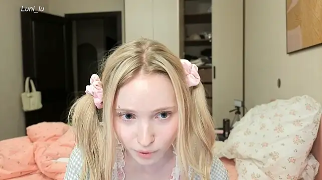 Luni_Lu webcam